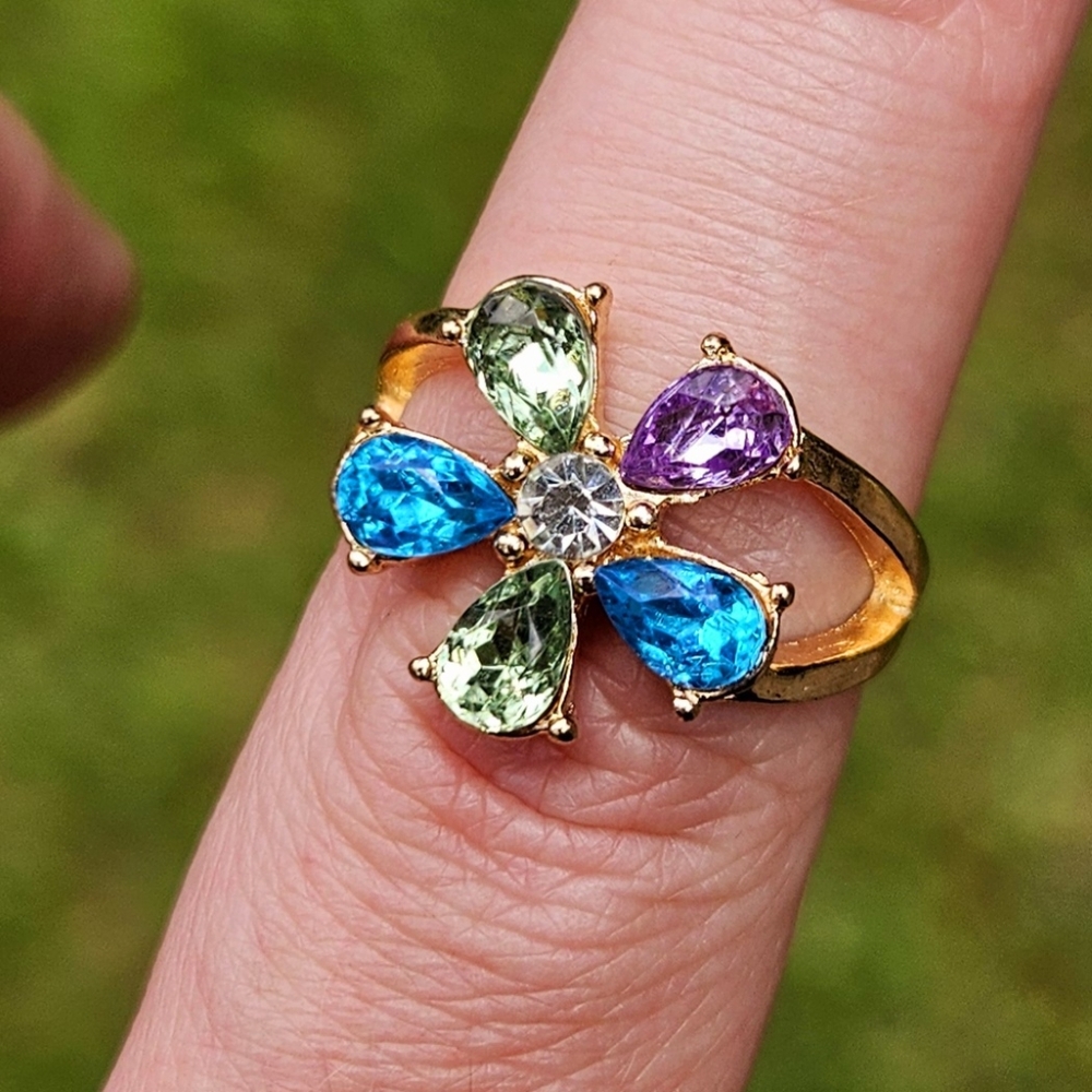Pretty Flower Petal Multi Color Gemstone Sapphire Gold Ring Size 7.5